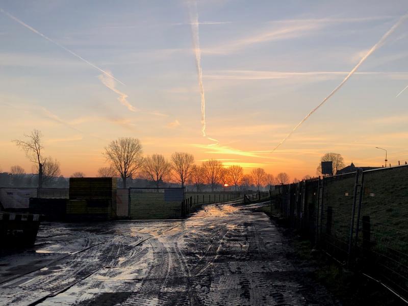 Zonsopkomst in Katwijk (bij Cuijk) (Foto: Charged)