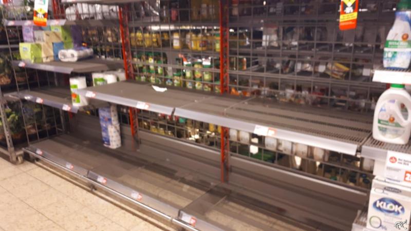 COVID-19: supermarkten massaal leeggekocht (Foto: fok)
