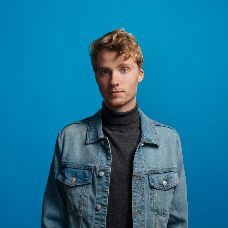 Nederlandse dj Buzz Low draait wereldwijd: 'Soms is het nog onwerkelijk' Nederlandse dj Buzz Low draait wereldwijd: 'Soms is het nog onwerkelijk'