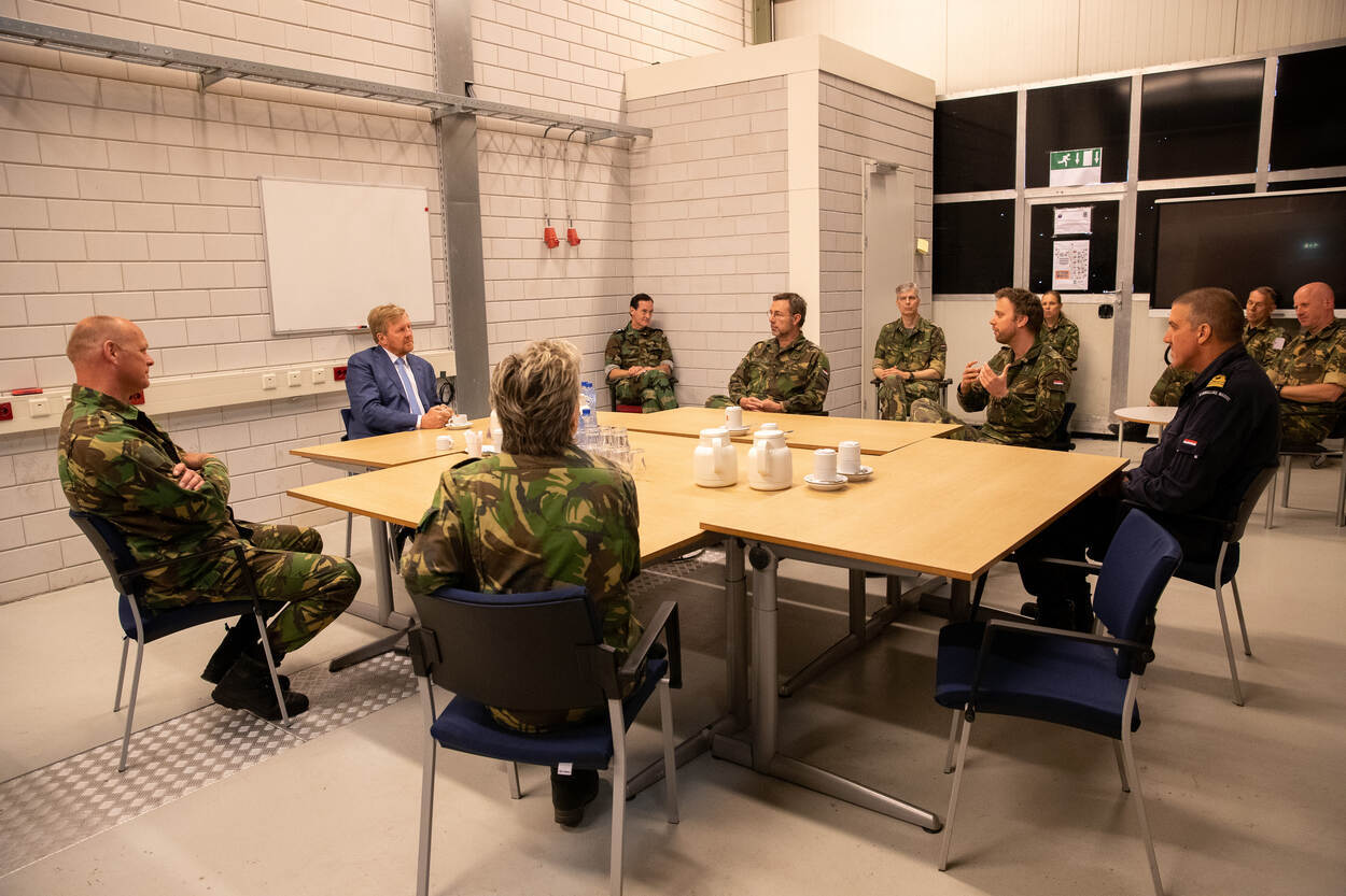 Koning bezoekt Territoriaal Operatiecentrum (foto: Ministerie van Defensie)