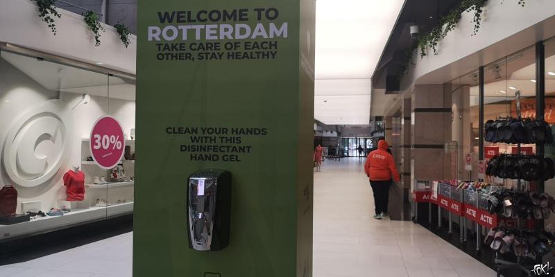 In het centrum van Rotterdam vind je handenwaszuilen  (Foto: FOK!)