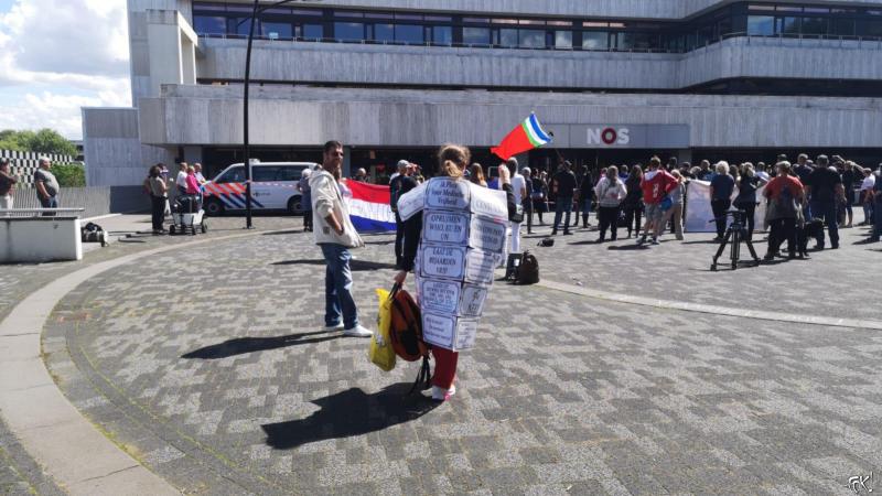 Terugkijken: Mars tegen Fake NOS nieuws (9) (Foto: FOK!) Terugkijken: Mars tegen Fake NOS nieuws (9) (Foto: FOK!)