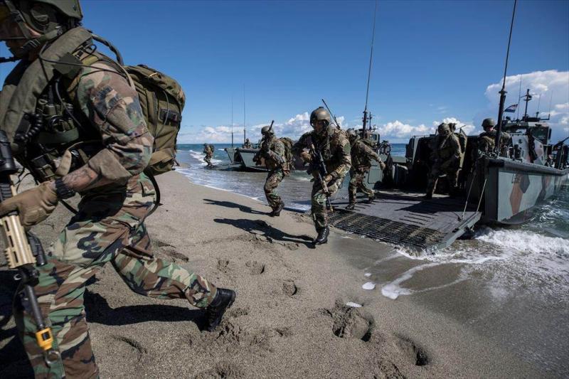 Mariniers voeren een amfibische actie uit tijdens Dynamic Mariner (Afbeelding: Defensie)