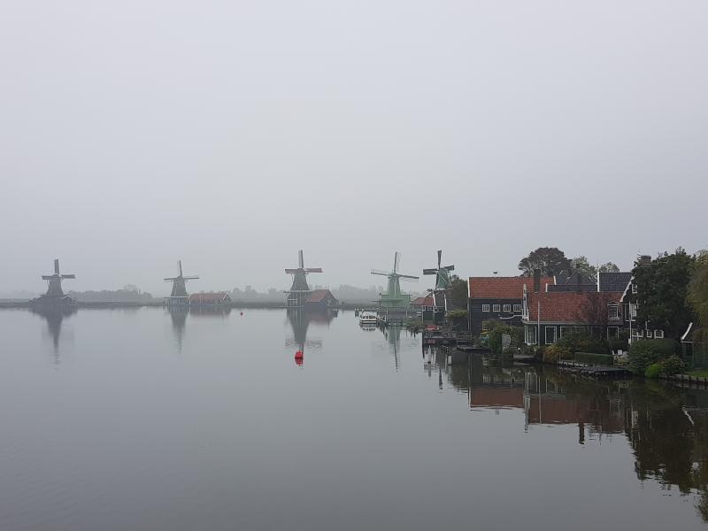 De Zaanse schans op een mistige dag (Foto: Spylacopa_68)