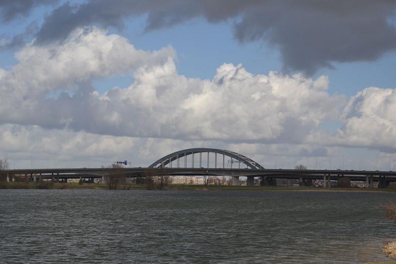 Het nutteloze feitje van de dag: een zware brug (WikiCommons/Henk Bezemer)