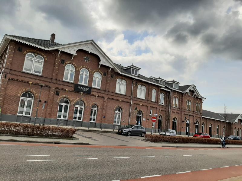 Station Winterswijk waar er soms bewolking was, soms zon was en waar het droog was vandaag. (Foto: _UserName_)