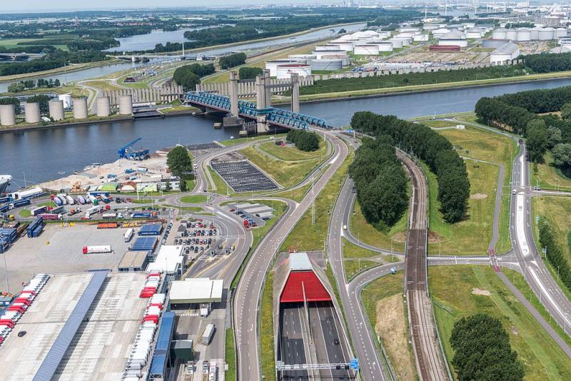 Het nutteloze feitje van de dag: Enorm windscherm voor schepen (WikiCommons/https://beeldbank.rws.nl, Rijkswaterstaat/Joop van Houdt)