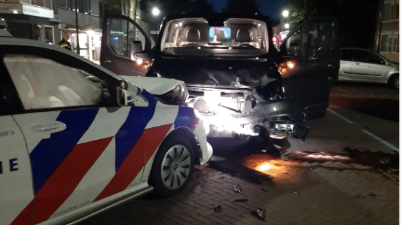 Botsing met politieauto Soesterberg (Bron: Politie)