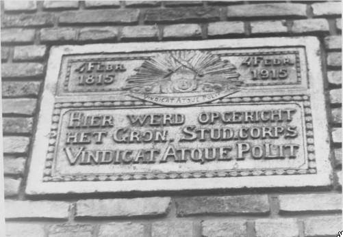 Gedenksteen ter herdenking van de oprichting van de oudste Nederlandse studentenvereniging, het GSC Vindicat atque Polit (WikiCommons/GSC Vindicat atque Polit)