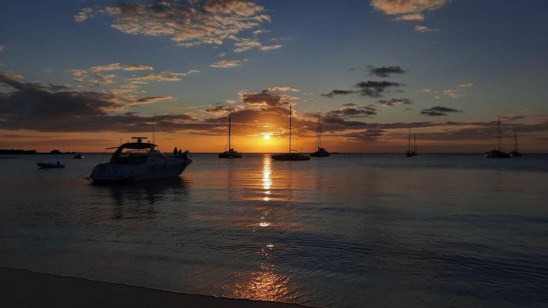 In Aruba gaat de zon onder (Foto: Madmaster)