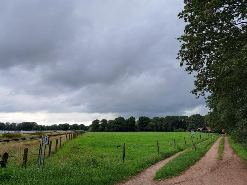 Onweersbui tussen Lichtenvoorde en Winterswijk (Foto: Anouk)