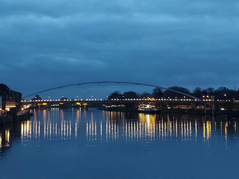 De avond valt in Maastricht (Foto: Pukeko)