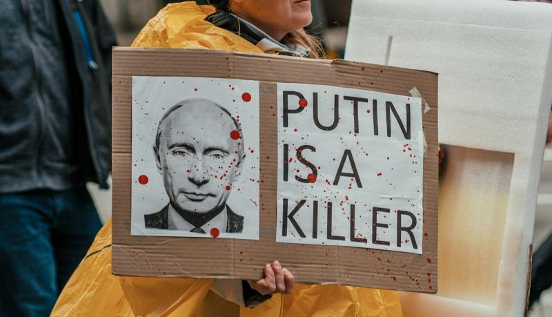 Demonstratie tegen Poetin (@ Remy Gieling on Unsplash)