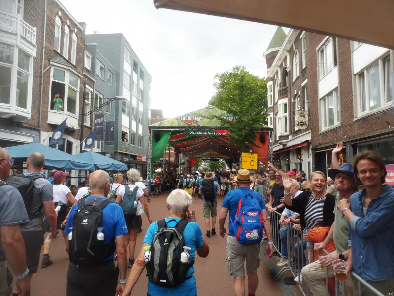 4Daagse 2024 dag 1 - De dag van Elst -11(@qltel) (Foto: qltel)