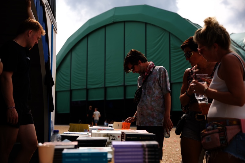 Lowlands 2024: LL bookstore (Foto: Peter Breuls)