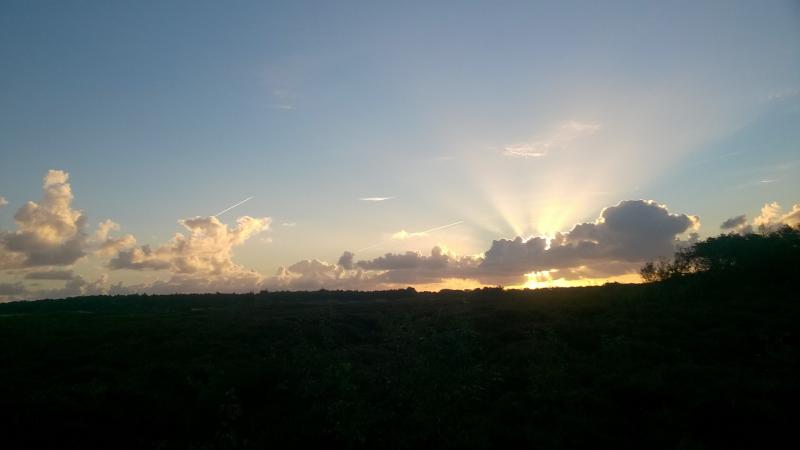 De zon schuilt achter de wolken (Terschelling, oktober 2015) (Foto: Managarm)