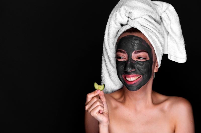 Even een moddermaskertje op (@ Freepik) Even een moddermaskertje op (@ Freepik)
