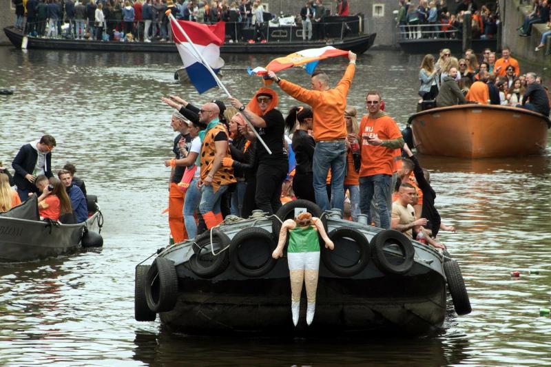 Koningsdag op de Amsterdamse grachten (@Pixabay) Koningsdag op de Amsterdamse grachten (@Pixabay)