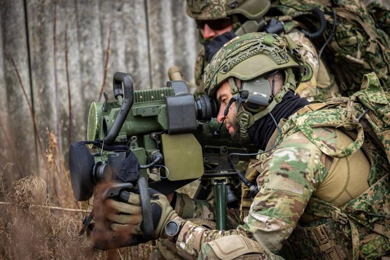 Nederlandse militair met anti-tankwapen (@Ministerie van Defensie) Nederlandse militair met anti-tankwapen (@Ministerie van Defensie)