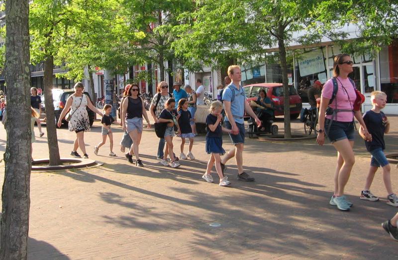 Avondvierdaagse Hengelo 2023 (@ WikimediaCommons) Avondvierdaagse Hengelo 2023 (@ WikimediaCommons)