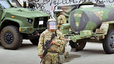 Military in Downtown Los Angeles after protestors clash (@Guardian on YT 080625)