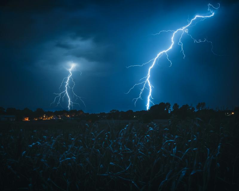 Onweer (@Max Saeling on Unsplash) 