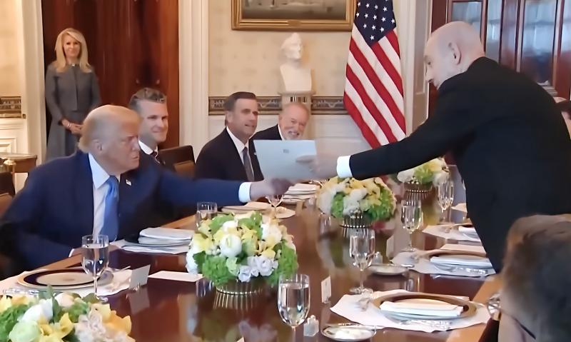 Netanyahu presents Trump with Nobel Peace Prize nomination (@The Independent on YT 080725-screenshot)
