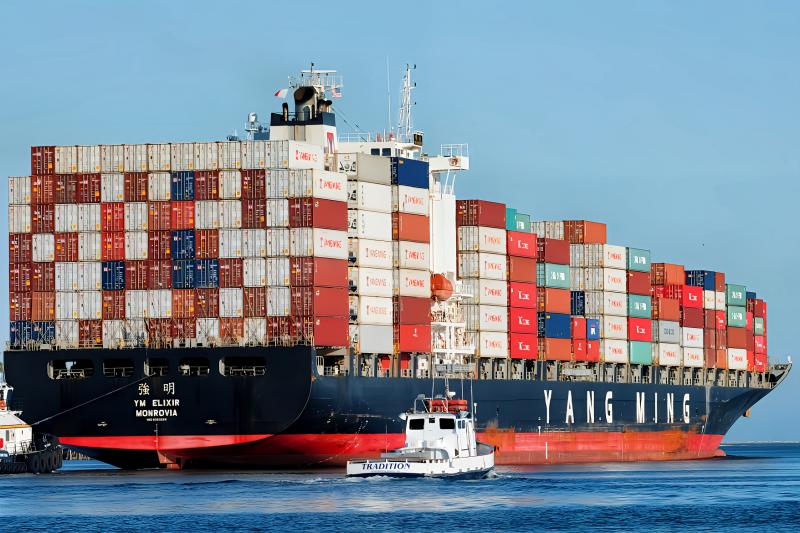 Containerschip (@ Diego Fernandez on Unsplash)