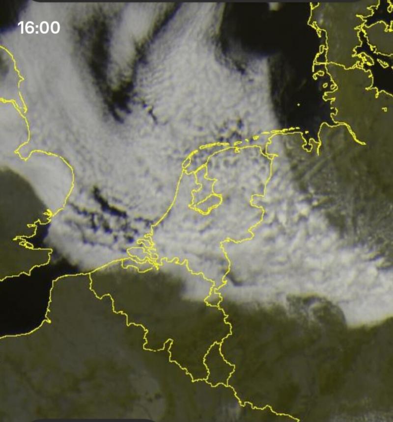 Nederlandwolk (Foto: Sat24) Nederlandwolk (Foto: Sat24)