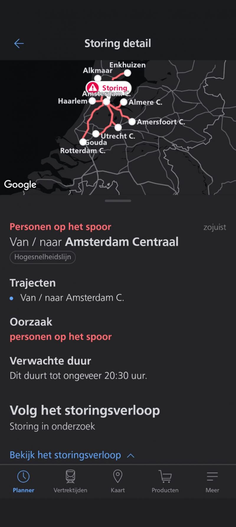 Personen op het spoor in Amsterdam (Foto: DJMO)