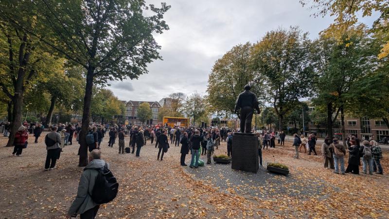 Bij de Dokwerker voor de Antifa demonstratie (Foto: FOK!)