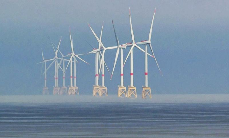 Windmolenpark op zee (@Flora Orosz-Unsplash cropped) 