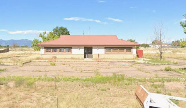 Het gebouw waarin de lijken lagen opgestapeld (Afbeelding: Google Street View)