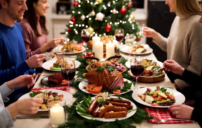 De lekkerste kerst met vleesaanbiedingen (Afbeelding: Grok / FOK!) De lekkerste kerst met vleesaanbiedingen (Afbeelding: Grok / FOK!)