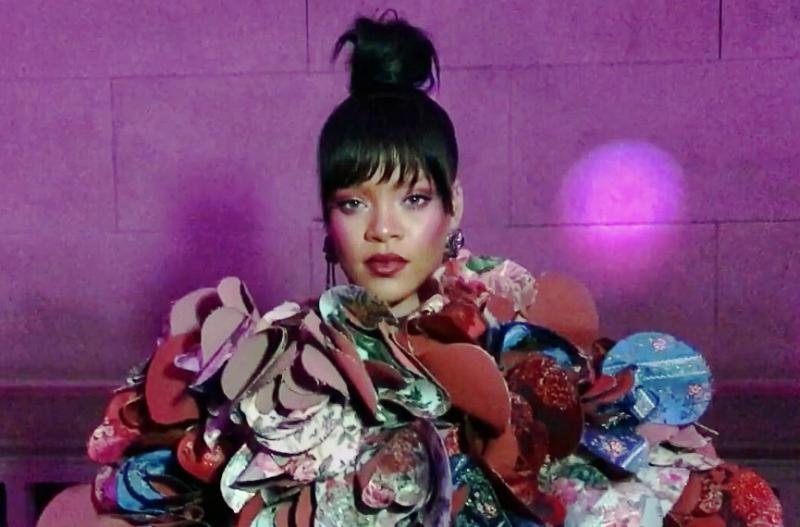 Rihanna at Met Gala 2017 (@Danilo Lauria- https://creativecommons.org/licenses/by-sa/3.0/) 