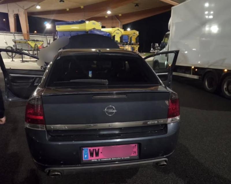 Valse Franse kentekenplaten (Foto: Instagram Verkeerspolitie Oost-Brabant)
