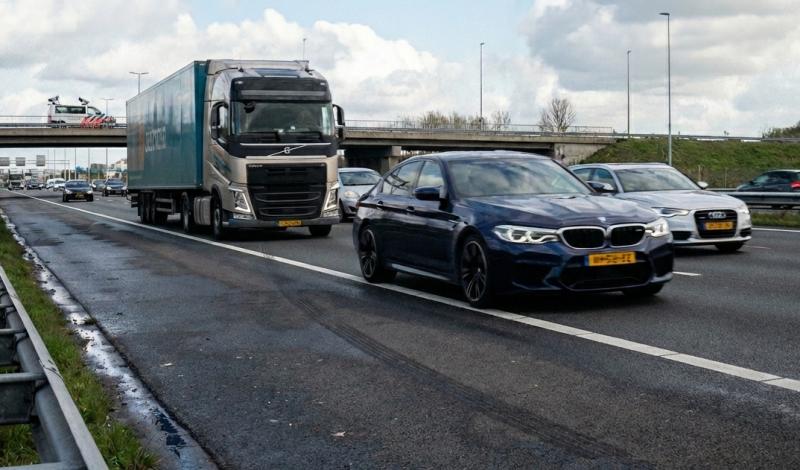 Te snel rijden (@Gemini-AI-impressie) 