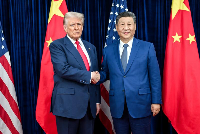 Donald Trump met Xi jinping tijdens bijeenkomst in Zuid-Korea in oktober 2025 (@TheWhiteHouse) 