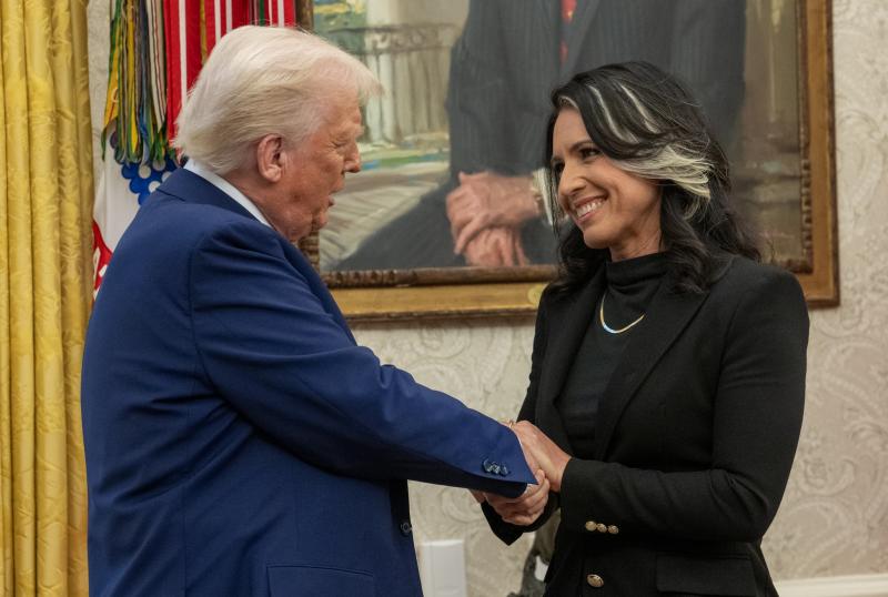 President Trump en Tulsi Gabbard in betere tijden -  12 februari 2025 (@TheWhiteHouse) 