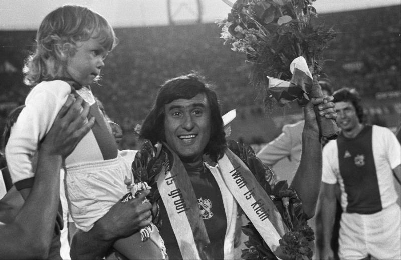 Afscheid Sjaak Swart in benefietwedstrijd 8 augustus 1973 (@Bert Verhoeff / Anefo - WikimediaCommons)