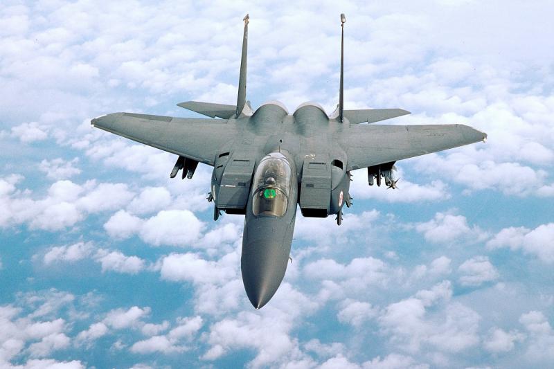 F-15E Strike Eagle - 2000 (@U.S. Air Force photo by Master Sgt. Thomas Meneguin)