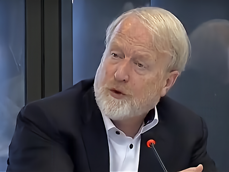 Jaap van Dissel tijdens een technische briefing RIVM 2020 (@ Uitzending gemist - CC BY 3.0-https://creativecommons.org/licenses/by/3.0/)