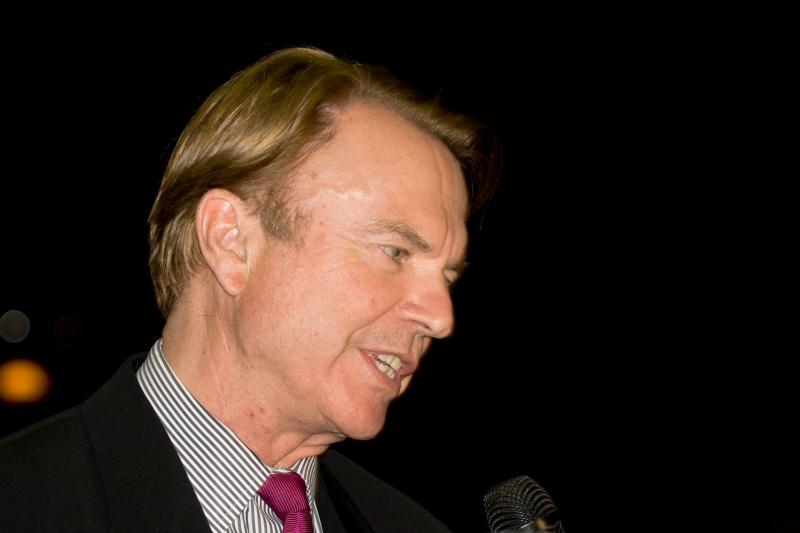 Sam Neill 2009 (@Josh Jensen - https://creativecommons.org/licenses/by-sa/2.0/) 