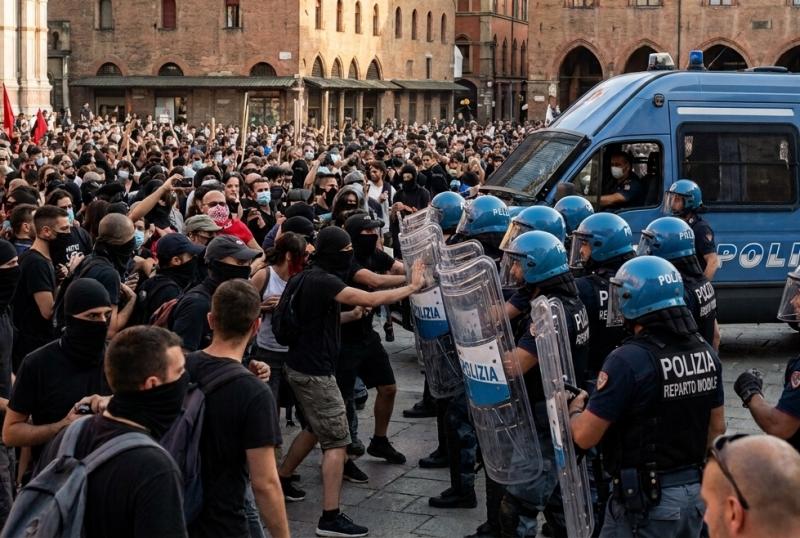 Rellen in Bologna n dodelijk politieoptreden (@Gemini-AI-impressie) 