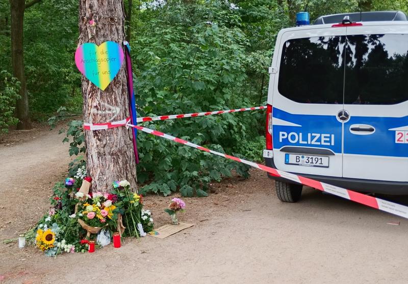 Condoleances na aanslag tijdens de Pride  Berlijn 2026 (@Wildtierreservat - https://creativecommons.org/licenses/by/4.0/) 