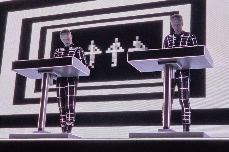 Electric cafe - Kraftwerk (@Starhopper - 11 juni 2026) Electric cafe - Kraftwrk (@Starhopper - 11 juni 2026)