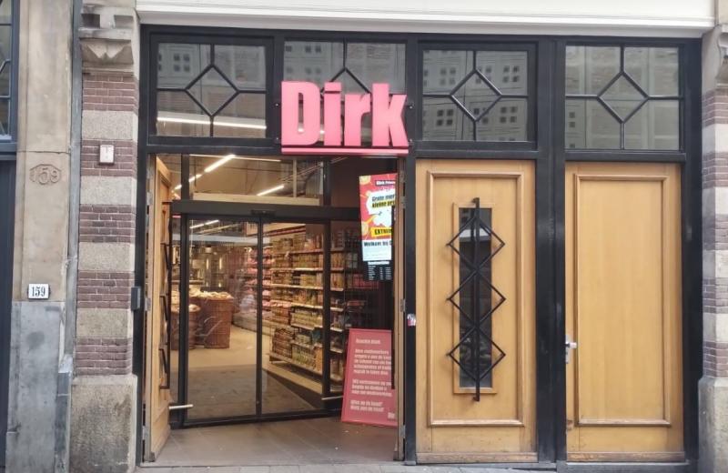 Dirk op de Warmoestraat in Amsterdam (Foto: Google Maps) Dirk op de Warmoestraat in Amsterdam (Foto: Google Maps)