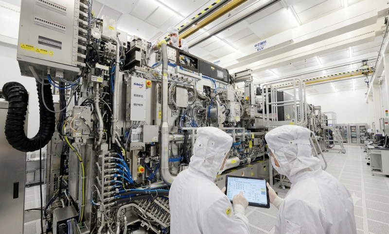 China bouwt eigen chipmachines (@Gemini-AI-impressie) China bouwt eigen chipmachines (@Gemini-AI-impressie)
