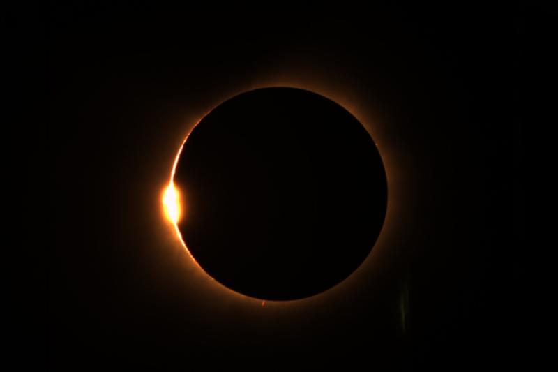 'Diamondring' vlak na de totale zonsverduistering in Spanje 12 augustus 2026 (@Starhopper) 'Diamondring' vlak na de totale zonsverduistering in Spanje 12 augustus 2026 (@Starhopper)