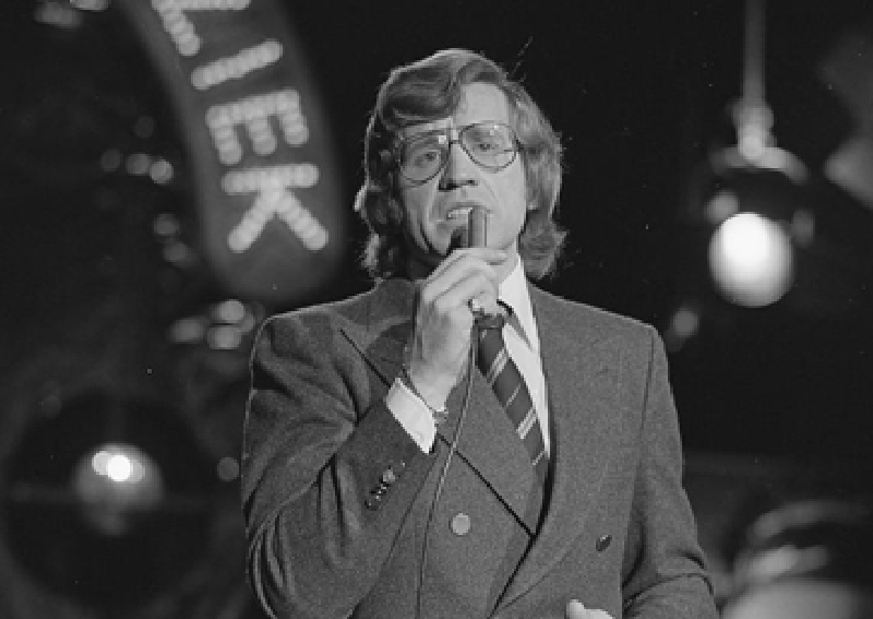 Lee Towers in 1977 (@NCRV - crop - https://creativecommons.org/licenses/by-sa/3.0/nl/) 